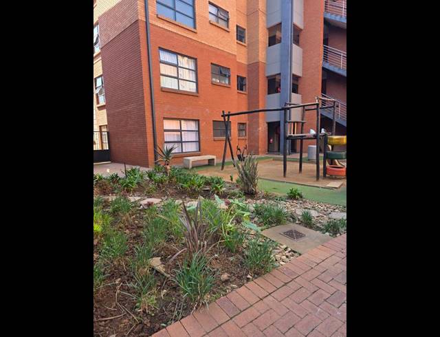 3 BEDROOM TOWNHOUSE FOR SALE IN EVELEIGH